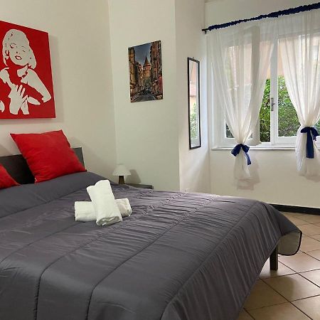 Right Bank House Villa Imperia Exterior foto