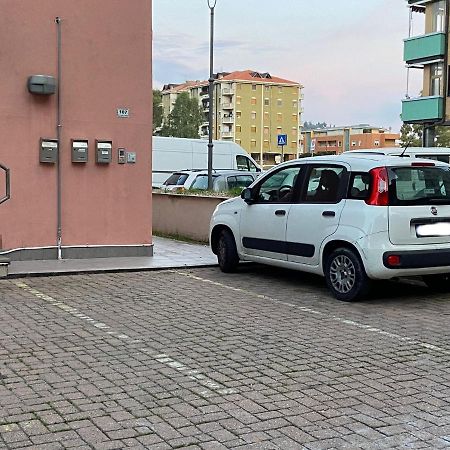 Right Bank House Villa Imperia Exterior foto