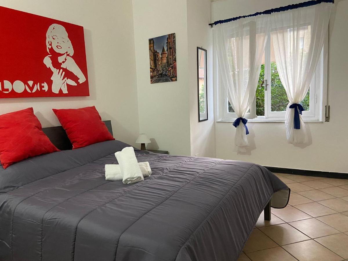 Right Bank House Villa Imperia Exterior foto