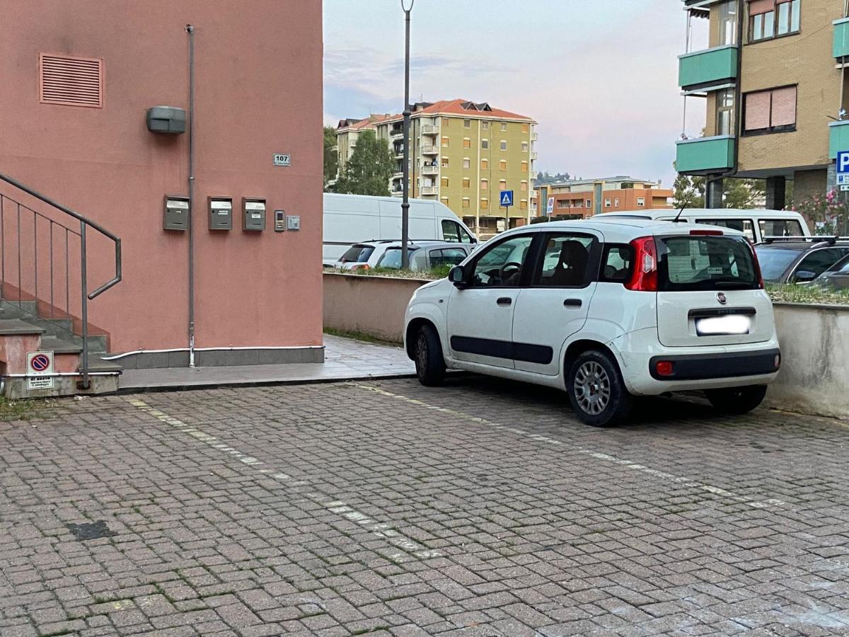 Right Bank House Villa Imperia Exterior foto