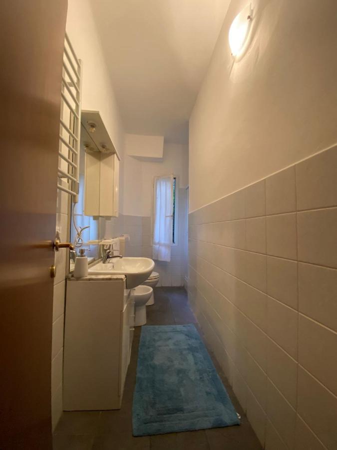 Right Bank House Villa Imperia Exterior foto